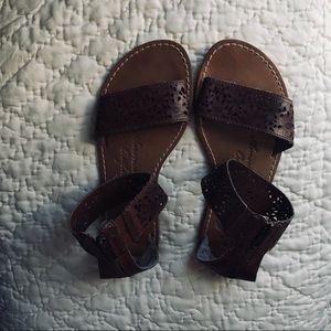 American Eagle Sandals